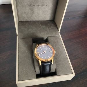 Burberry Luxury Rare Unisex Rose Gold Watch
